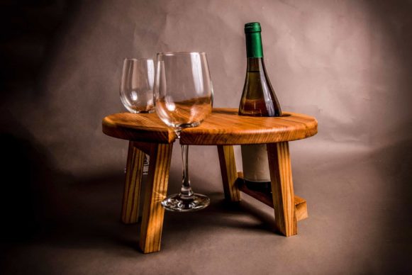 stolík na víno
